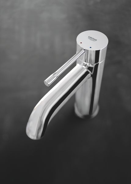 Змішувач для раковини S-розміру Grohe Essence New (23589001) 23589001 фото