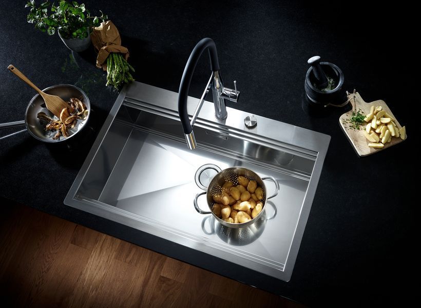 Змішувач для кухні з гнучким виливом Grohe Essence New (30294000) 30294000 фото