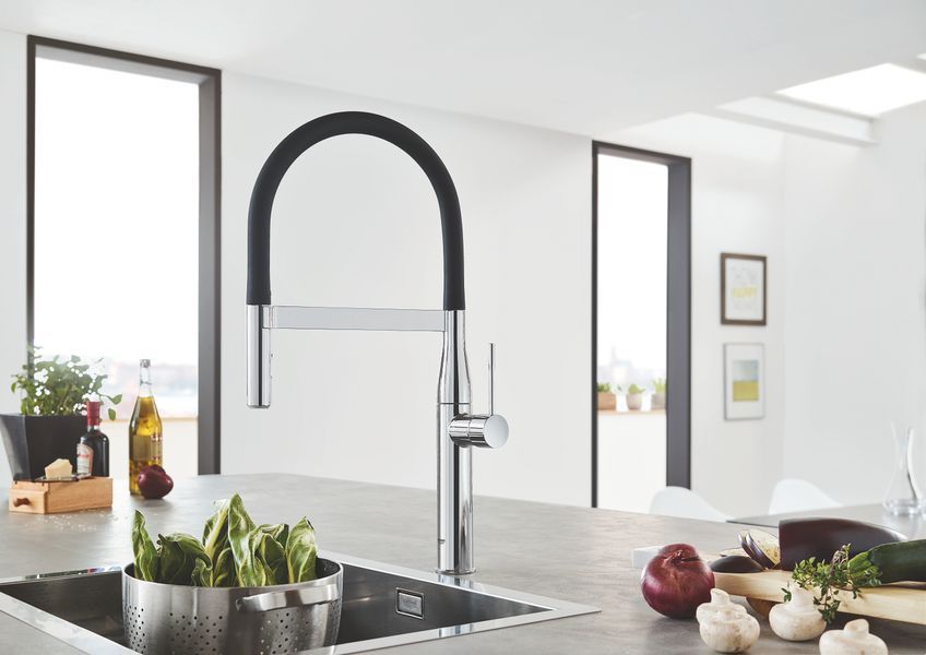 Змішувач для кухні з гнучким виливом Grohe Essence New (30294000) 30294000 фото