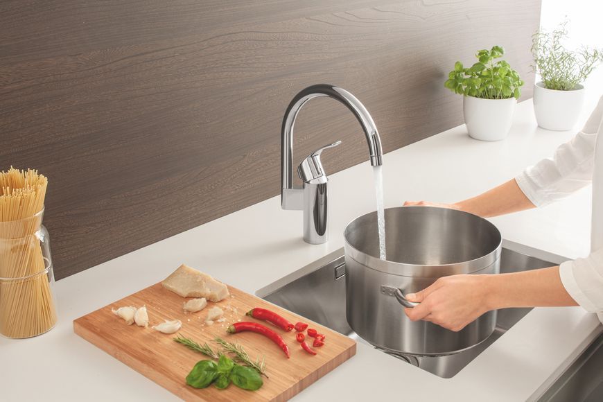 Змішувач для кухні Grohe Eurosmart (33202002) 33202002 фото